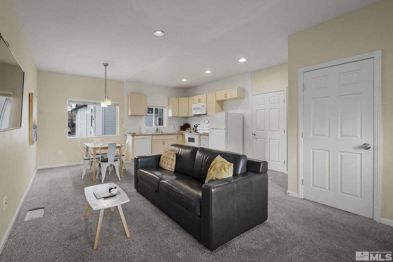 121 Caliente St - Photo 3 of 11