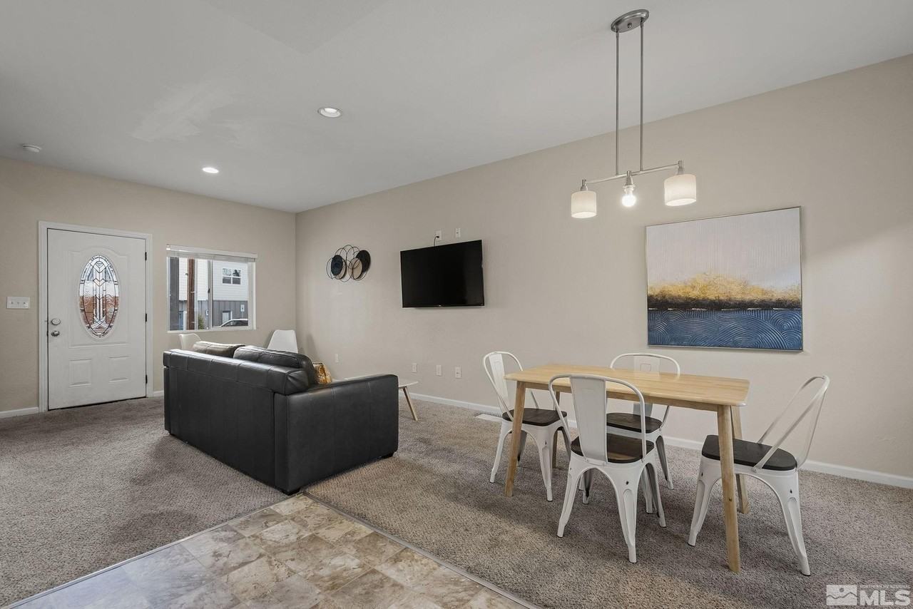 121 Caliente St - Photo 5 of 11