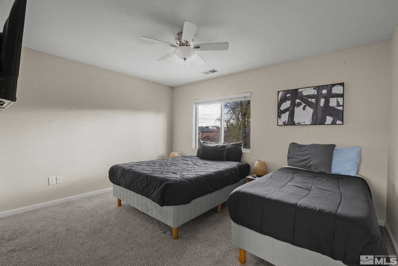 121 Caliente St - Photo 7 of 11