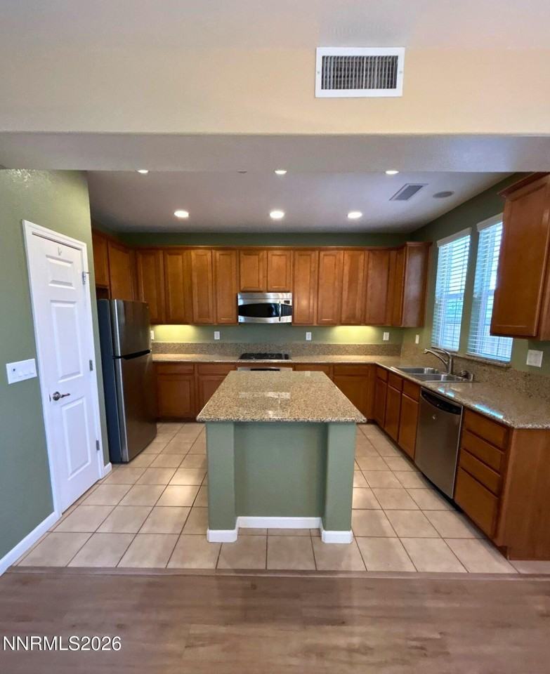 6923 Sacred Cir - Photo 3 of 7