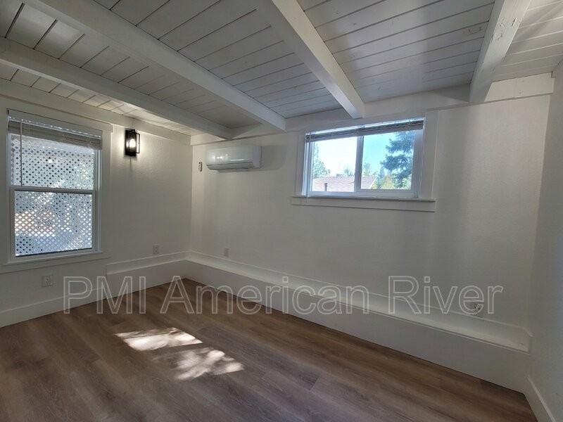 4841 Minnesota Ave #A - Photo 7 of 18