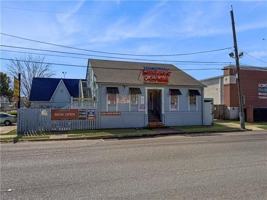 featured image of 4304 S Claiborne Ave
