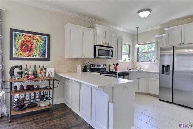 10832 Moss Pointe Dr - Photo 2 of 15