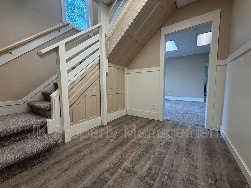 1303 6th Ave S #1303 - Photo 3 of 40