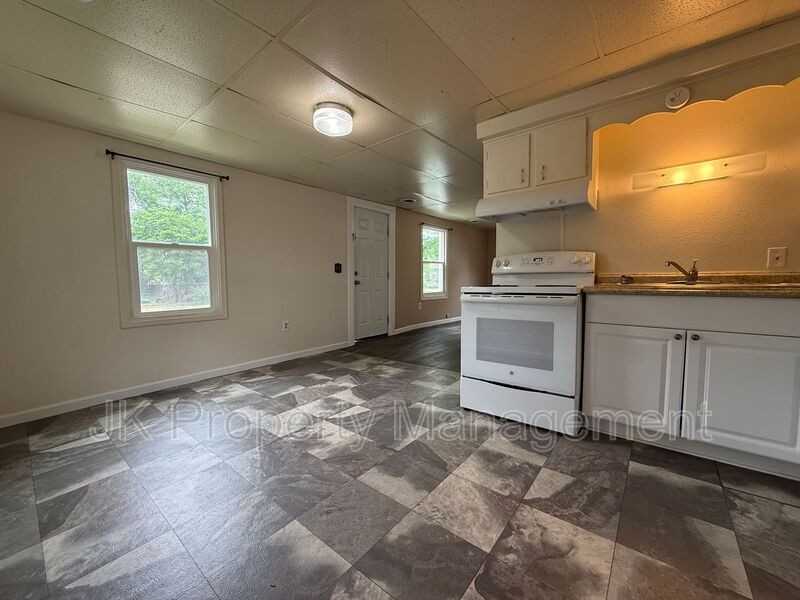 517 13th St S - Photo 2 of 15