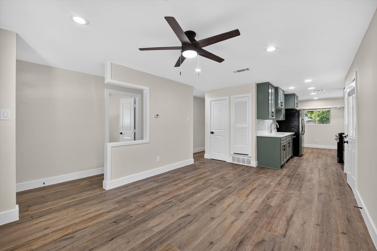 913 Russell Ln - Photo 4 of 30