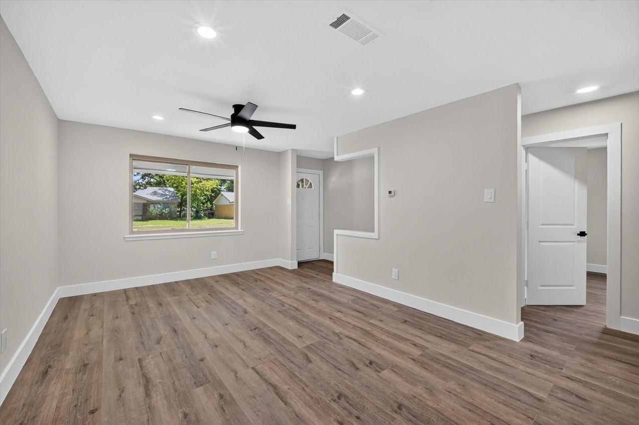 913 Russell Ln - Photo 5 of 30