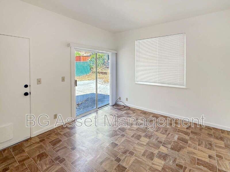 2672 Doidge Ave - Photo 4 of 36