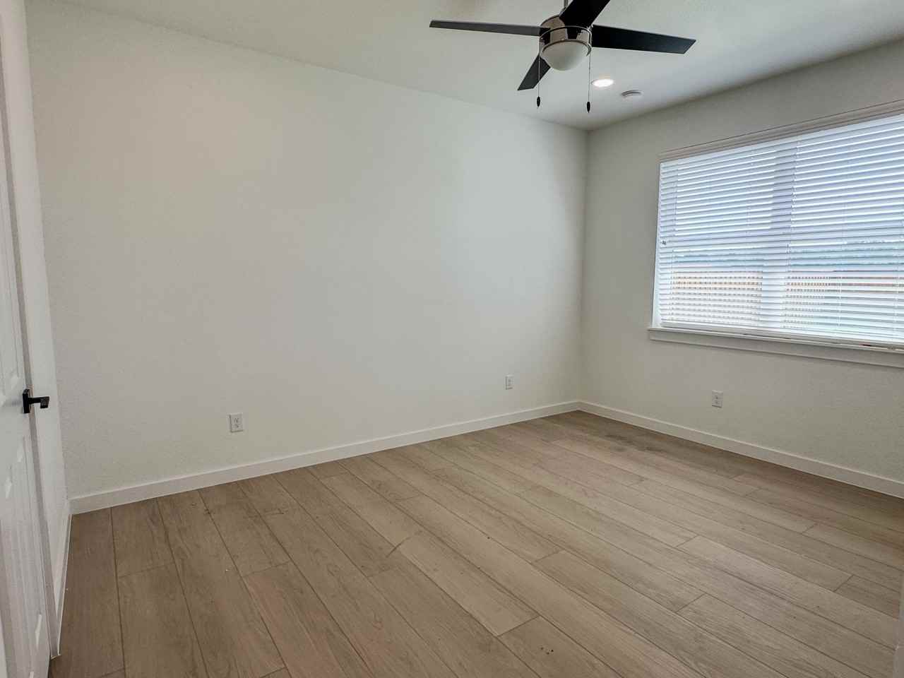 140 Zion Rd - Photo 6 of 16