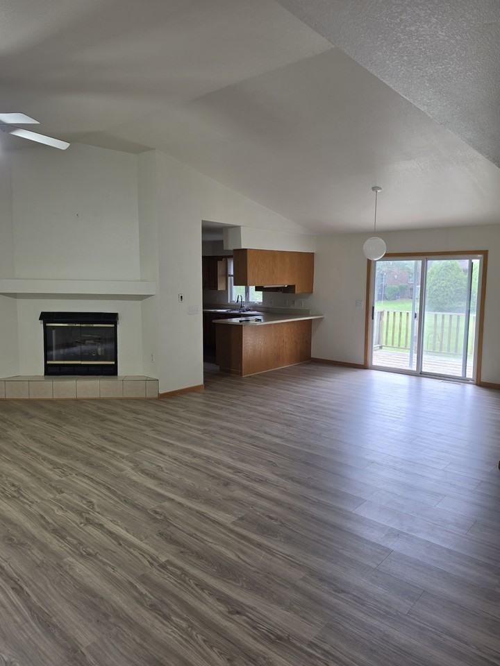 107 Kendall St - Photo 2 of 24