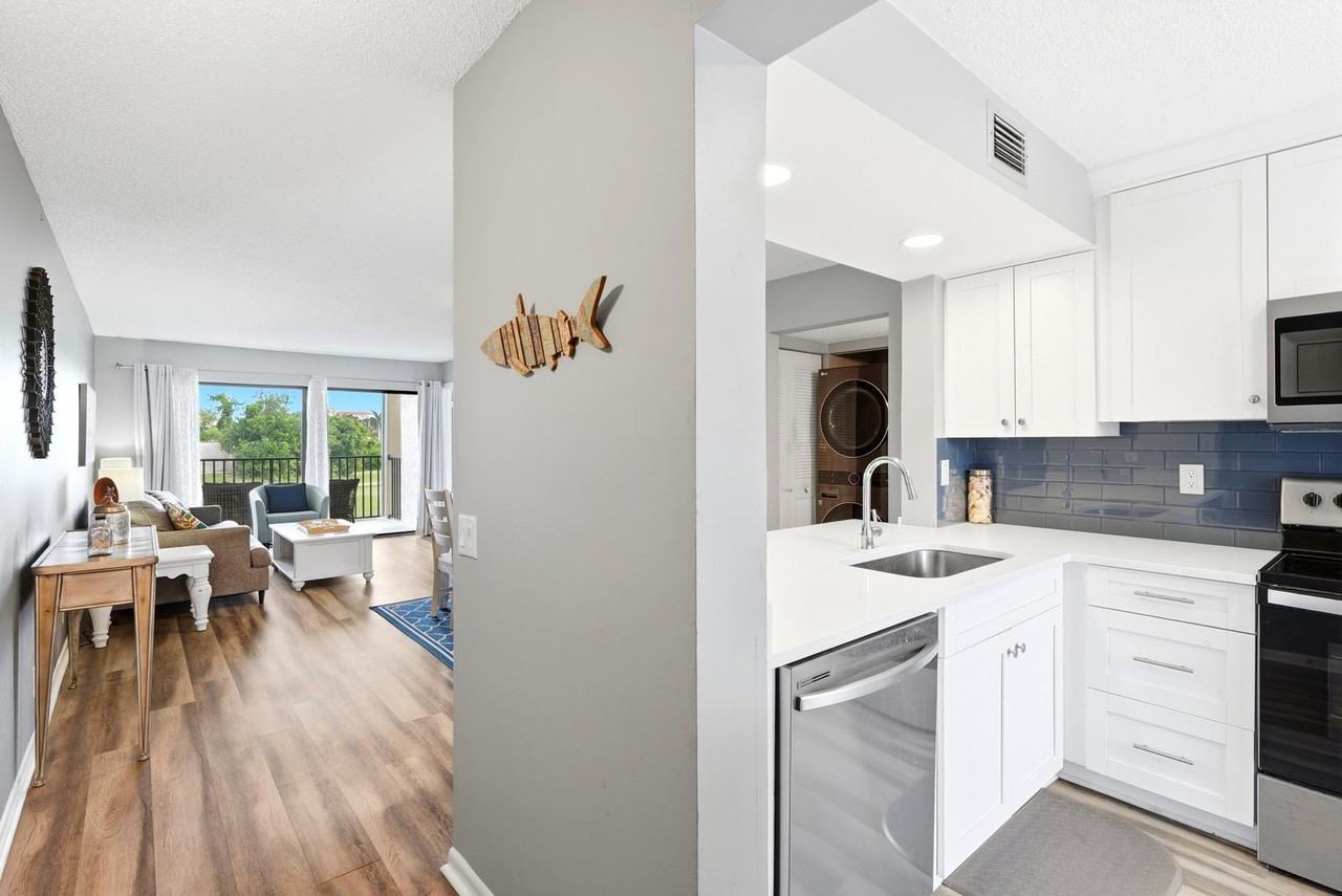 6105 Palma Del Mar Blvd S #219 - Photo 6 of 46