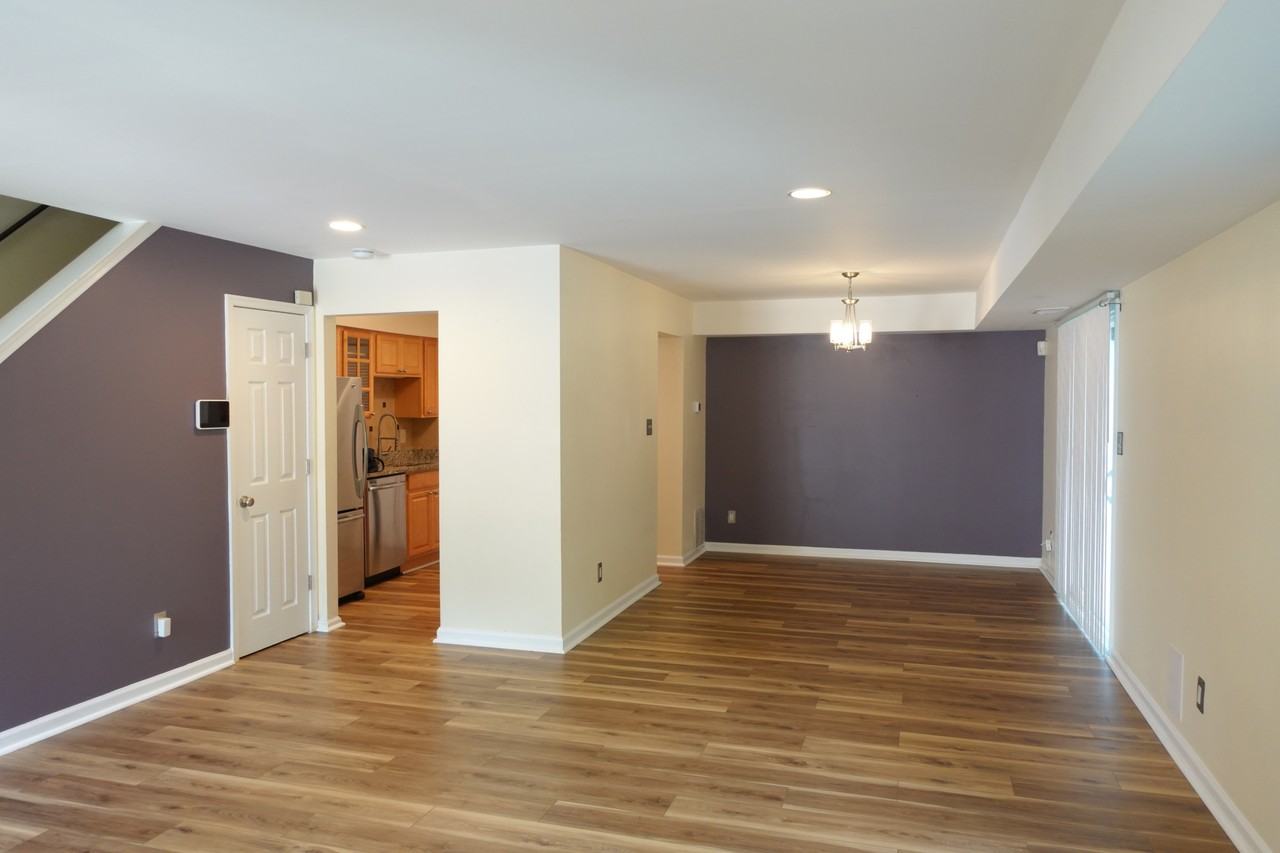 3001 N Dale Ct - Photo 2 of 24