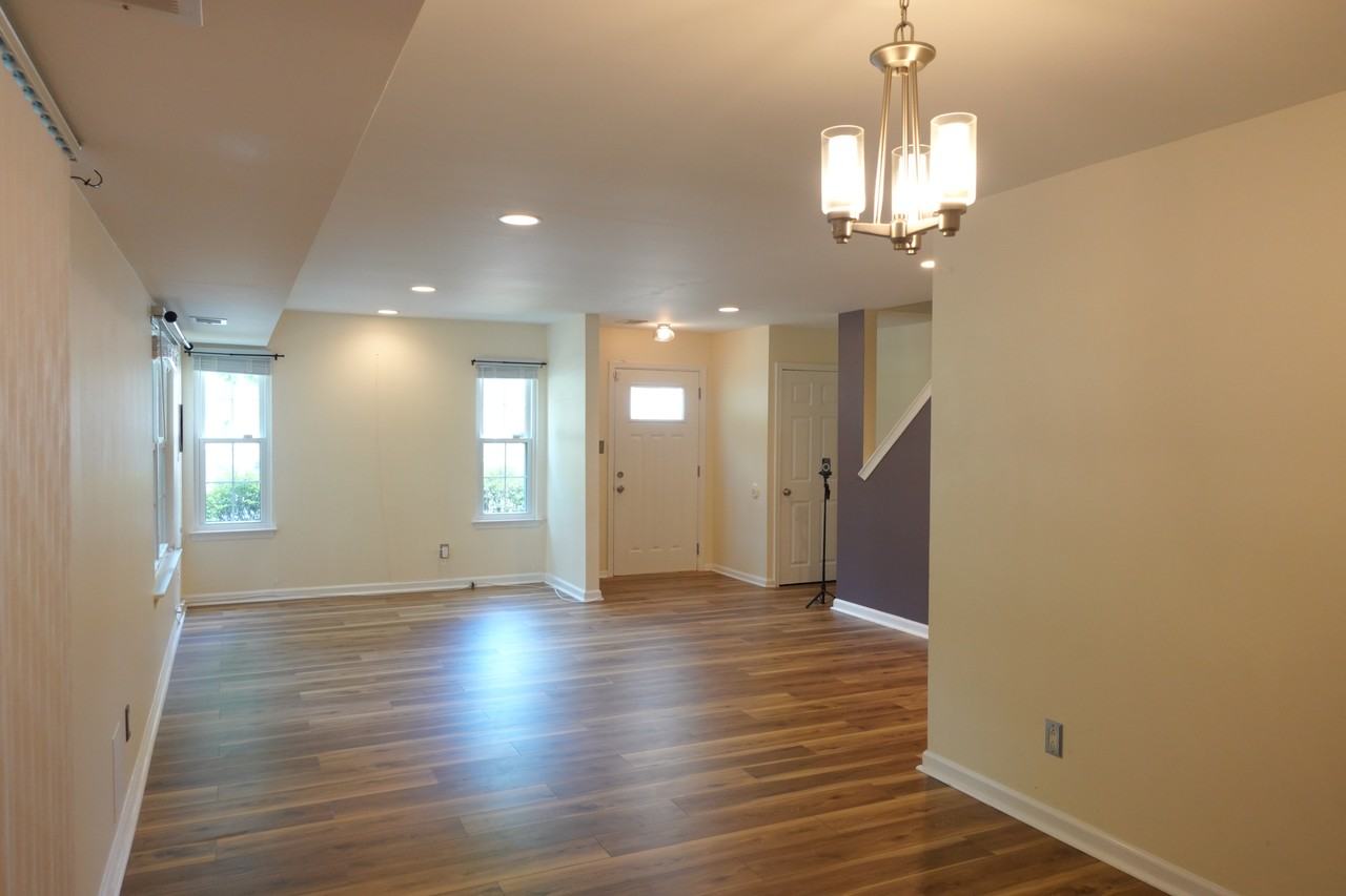 3001 N Dale Ct - Photo 4 of 24