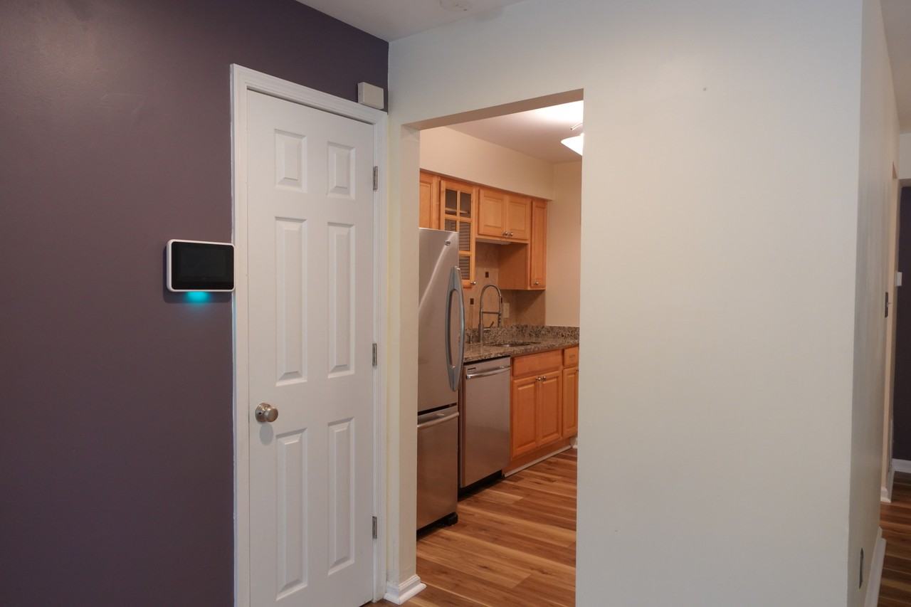 3001 N Dale Ct - Photo 6 of 24