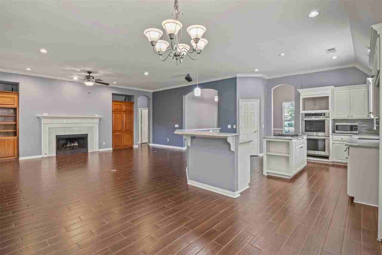 1003 Hunters Creek Dr - Photo 5 of 21