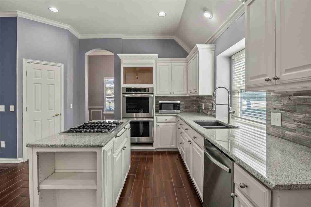 1003 Hunters Creek Dr - Photo 6 of 21