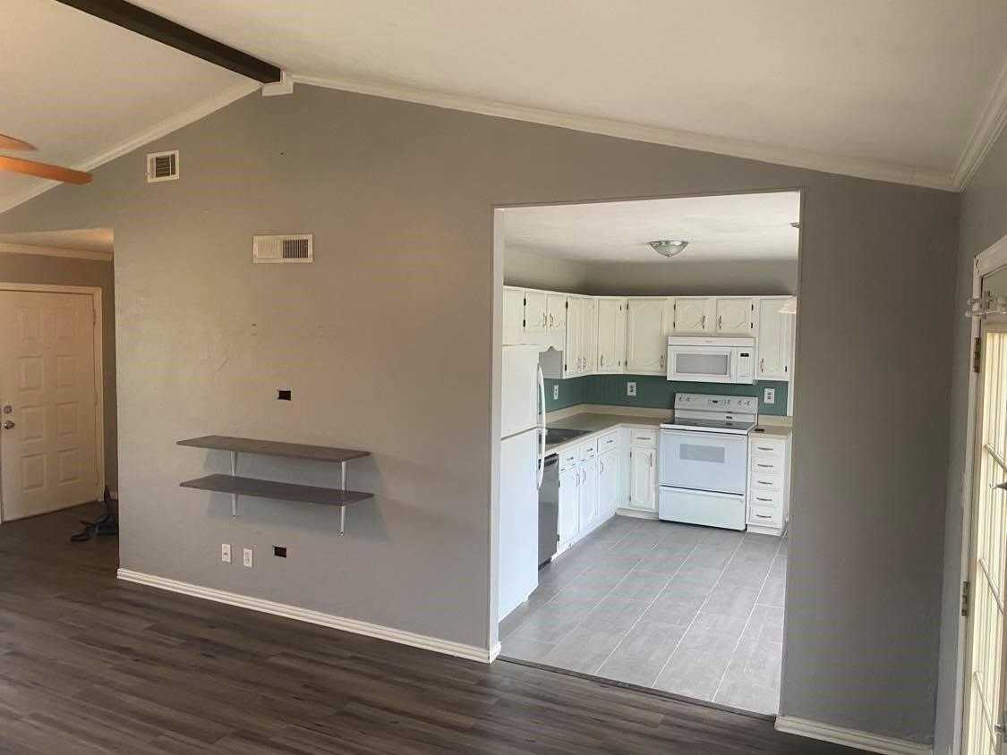 5640 Turner St - Photo 5 of 14