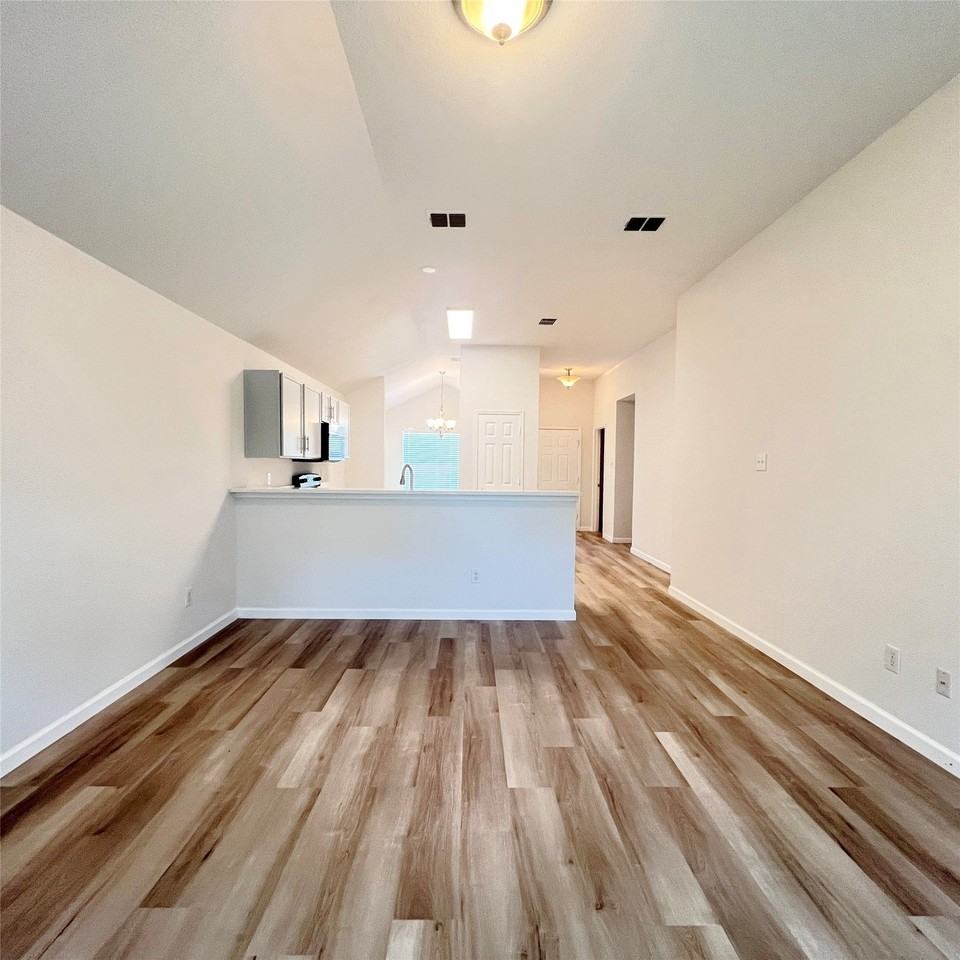 1741 Ironworks Dr - Photo 4 of 16