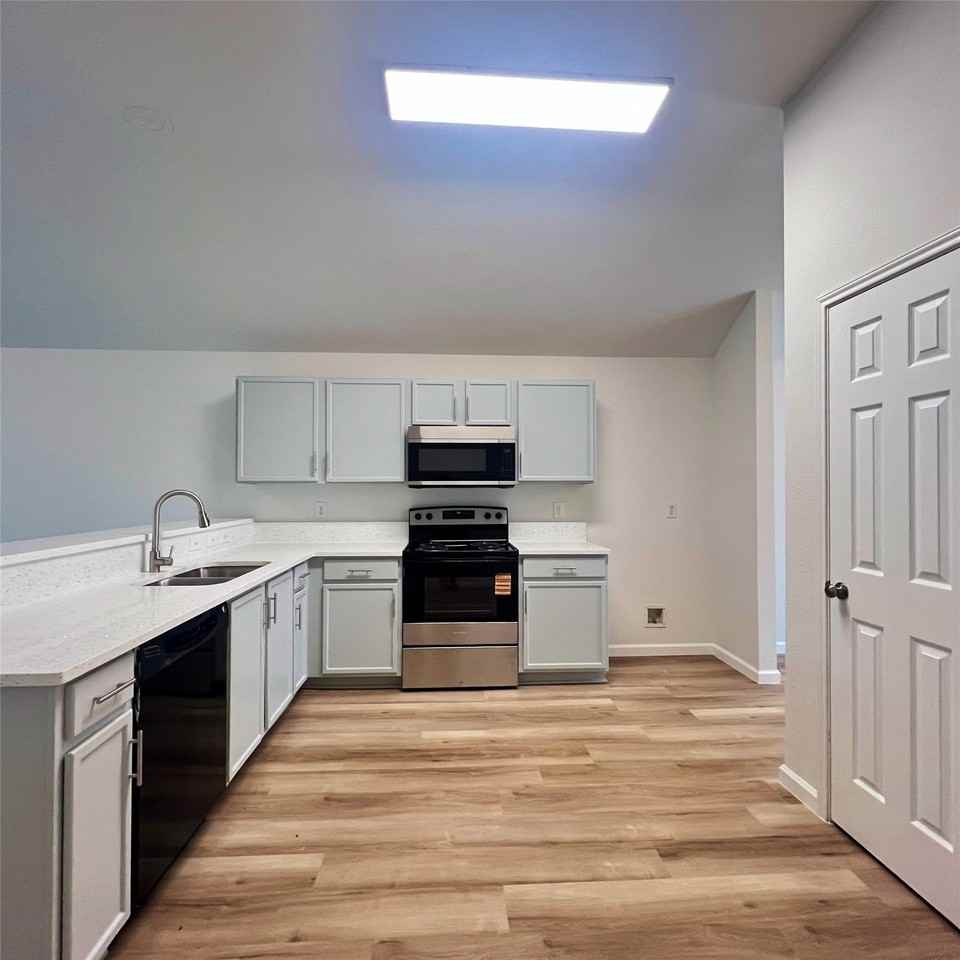1741 Ironworks Dr - Photo 6 of 16