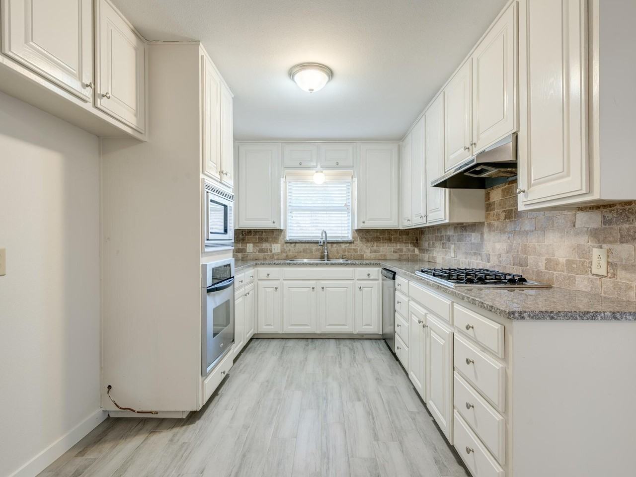 600 Field St - Photo 7 of 22