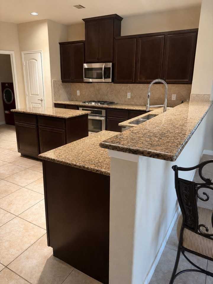 112 Rustic Oak Ln - Photo 6 of 11