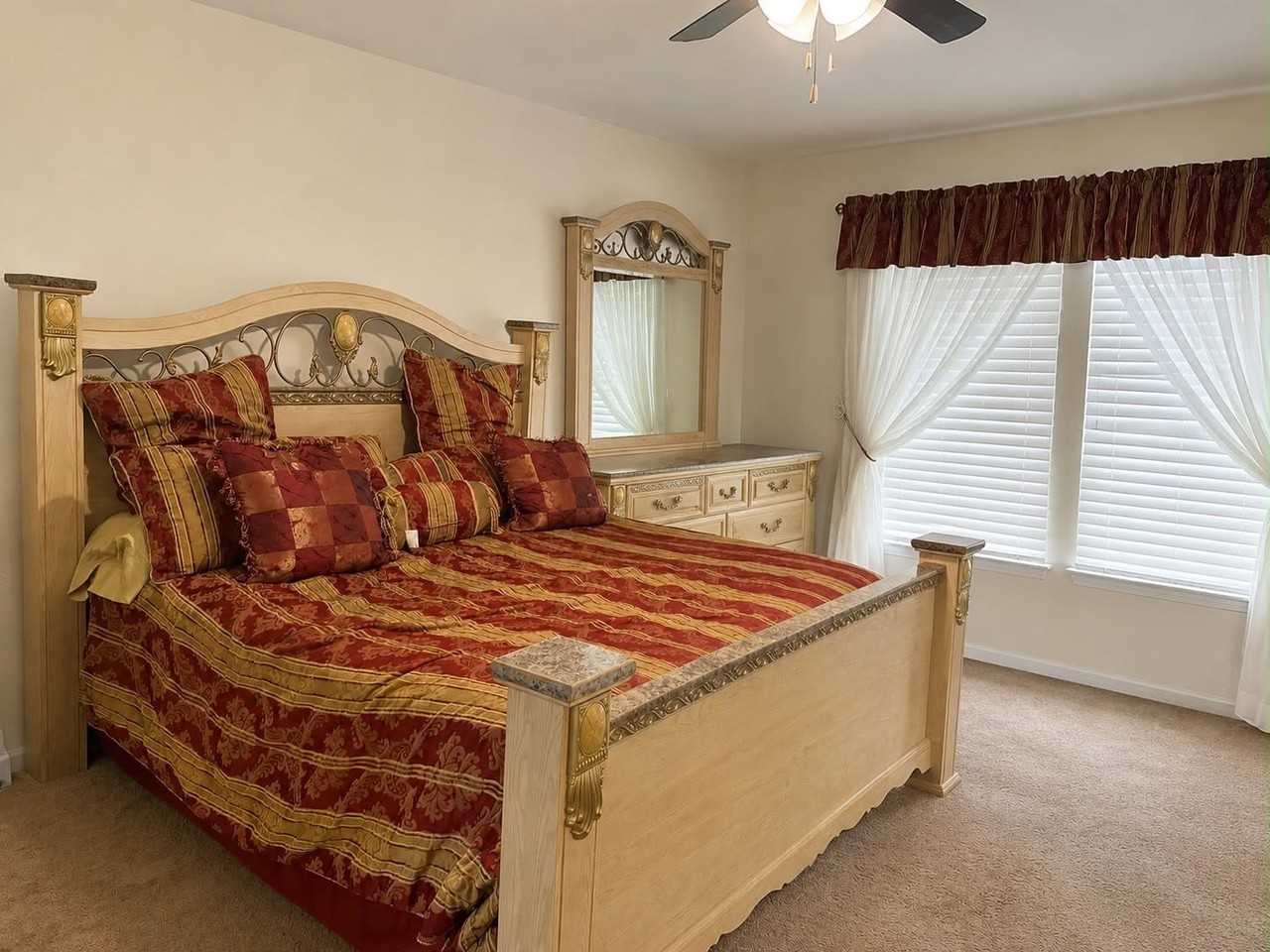112 Rustic Oak Ln - Photo 7 of 11