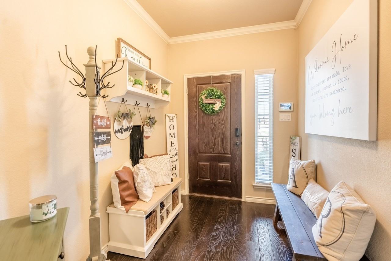 3017 Maverick Dr - Photo 4 of 17