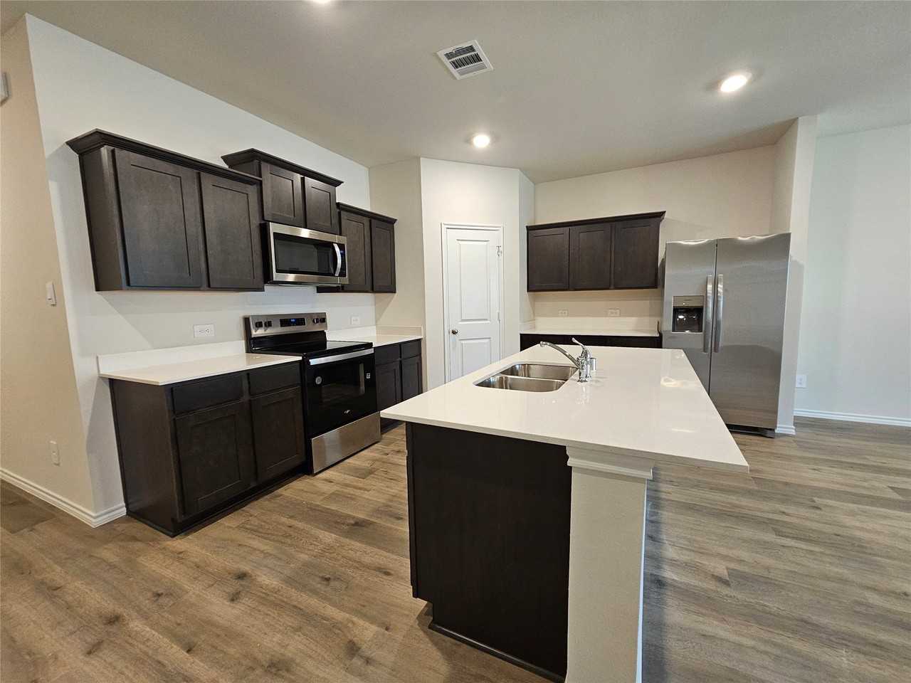 11304 W Pond Drive - Photo 6 of 37