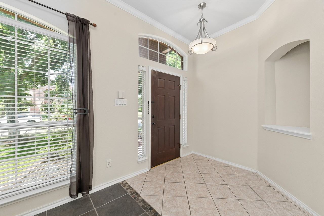 9733 Lovers Ln - Photo 3 of 33