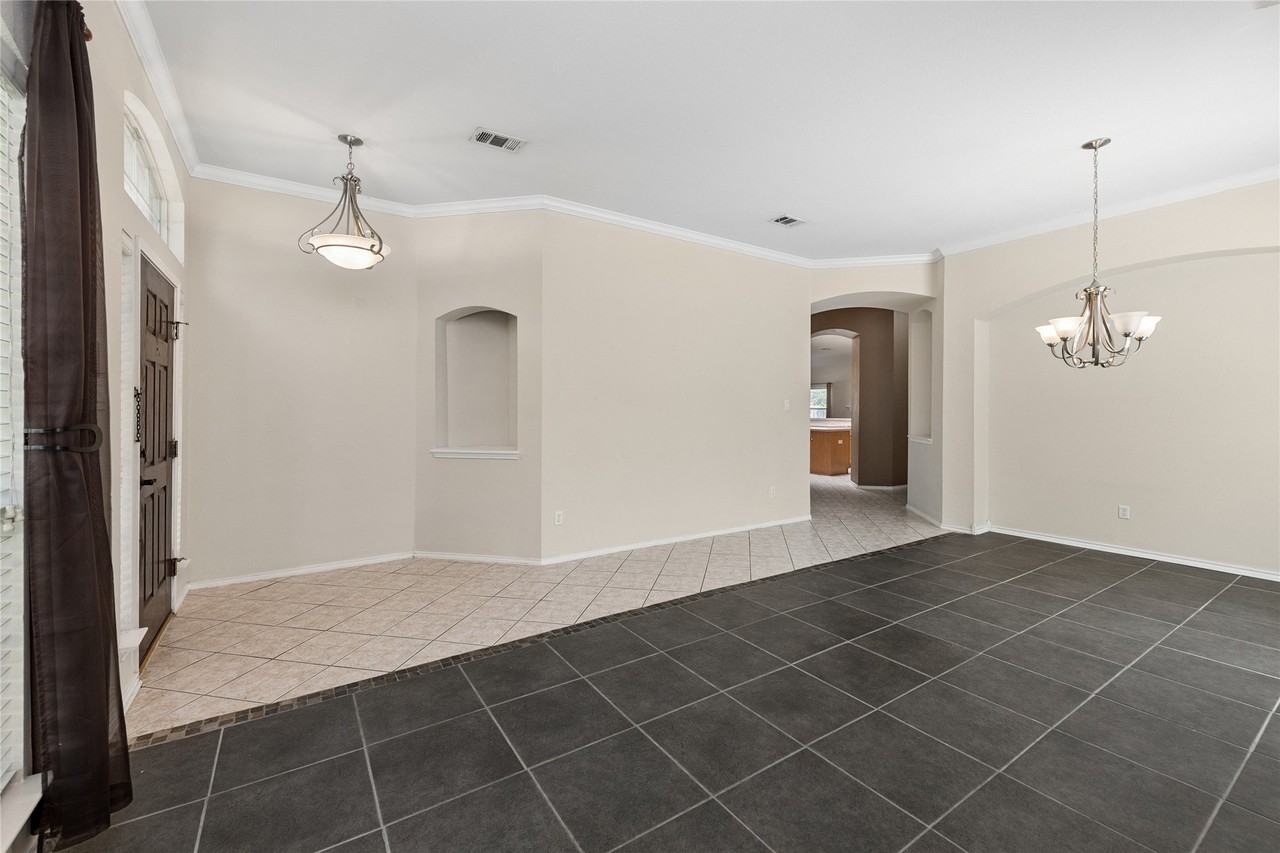 9733 Lovers Ln - Photo 4 of 33