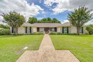 featured image of 4761 Fieldcrest Dr