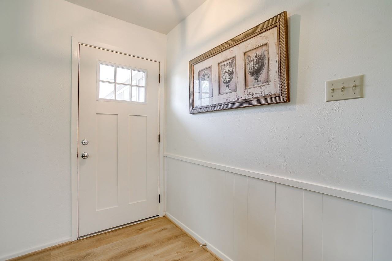 4761 Fieldcrest Dr - Photo 4 of 20