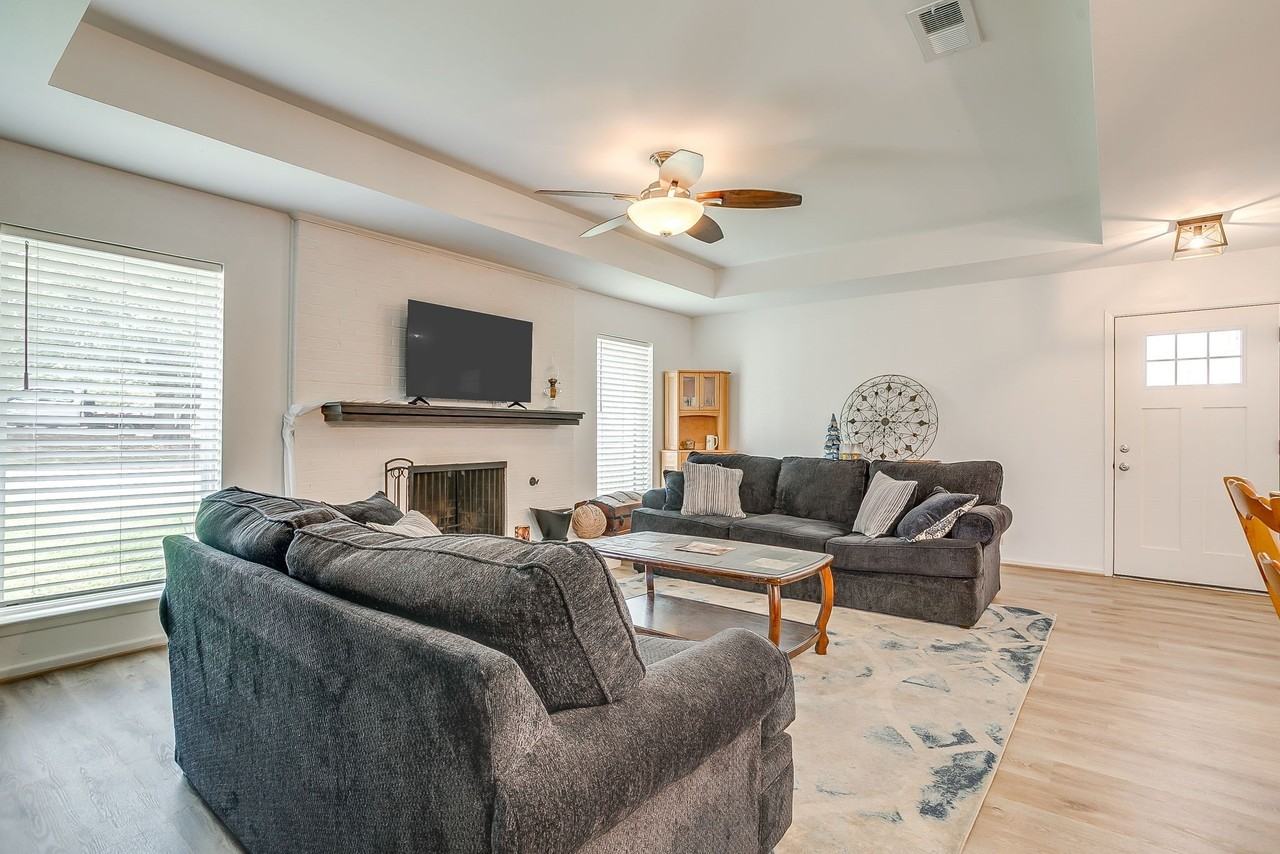 4761 Fieldcrest Dr - Photo 6 of 20