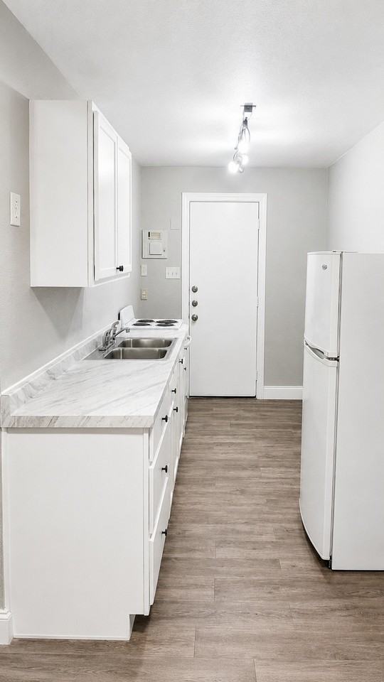1204 #1 Bernard Street - Photo 3 of 8