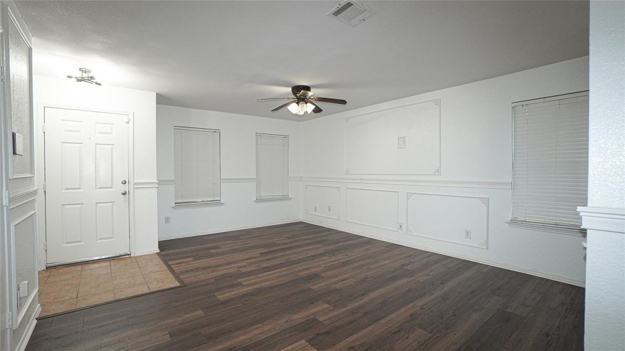4006 Collin Ct - Photo 4 of 34