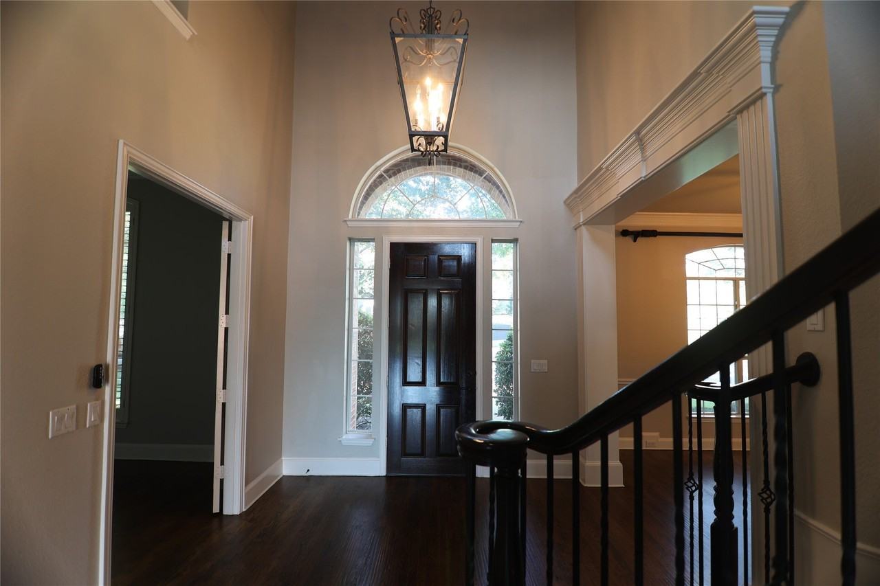 6060 Van Horn Ln - Photo 3 of 31