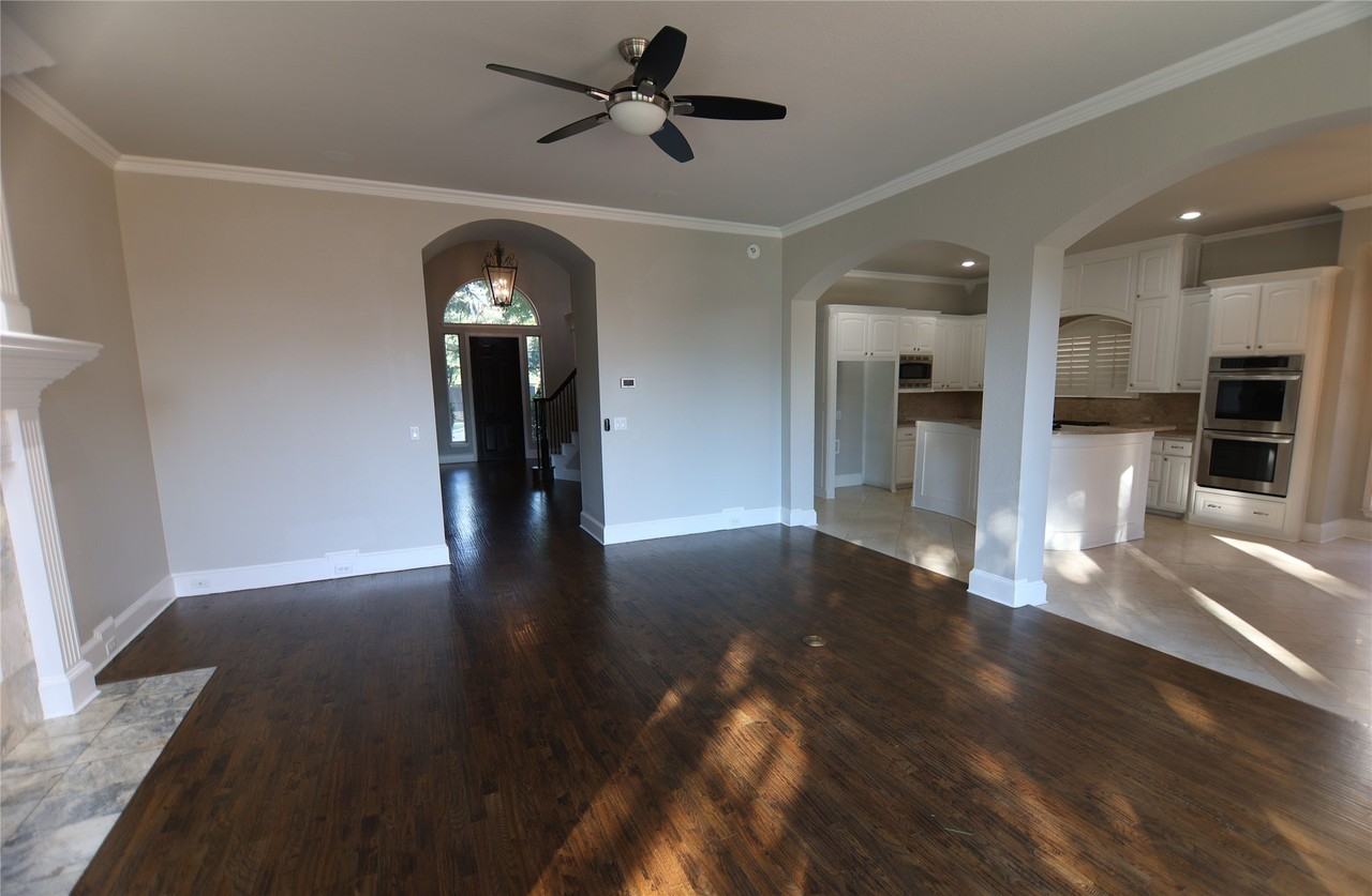 6060 Van Horn Ln - Photo 4 of 31