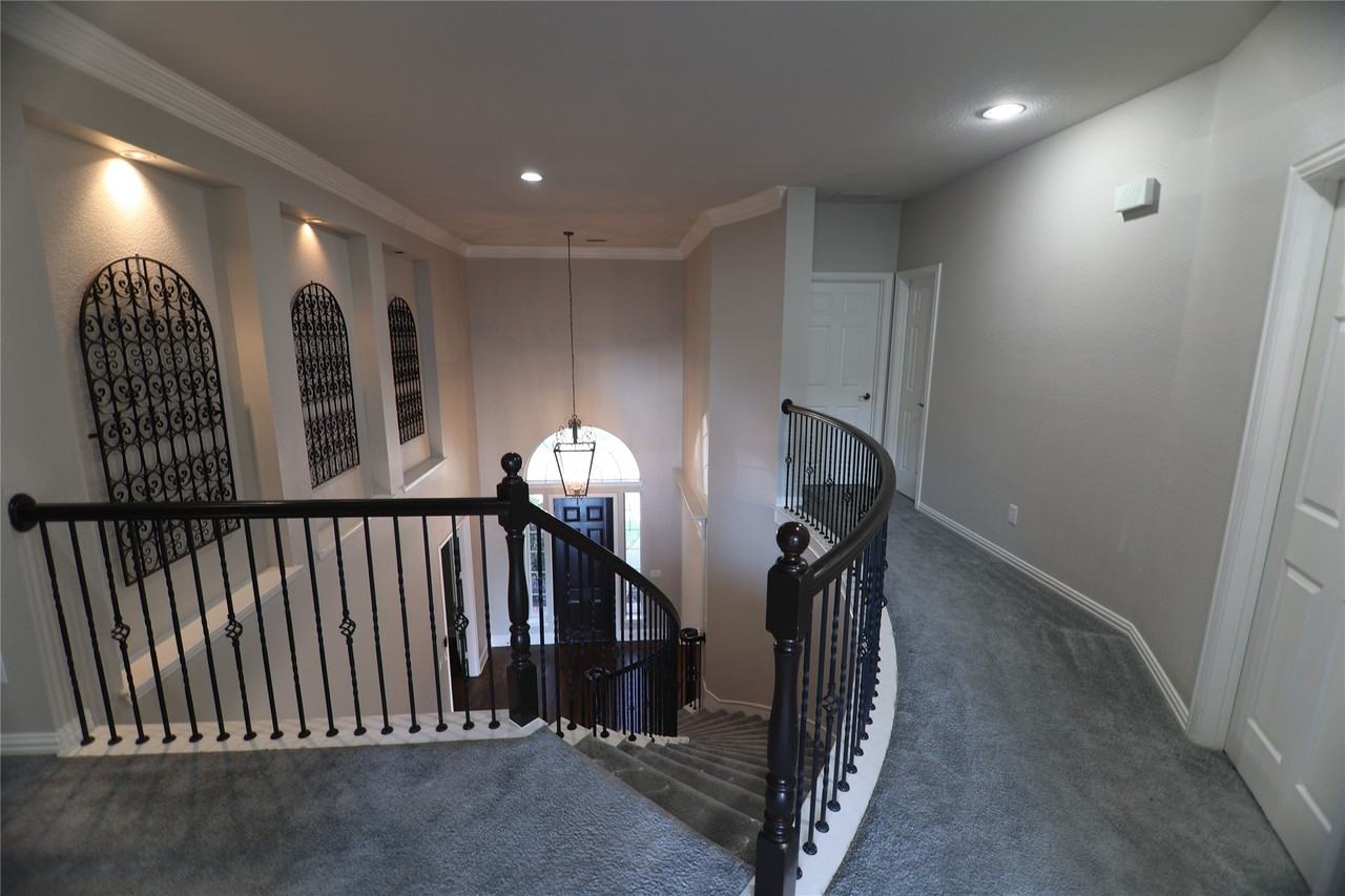 6060 Van Horn Ln - Photo 7 of 31