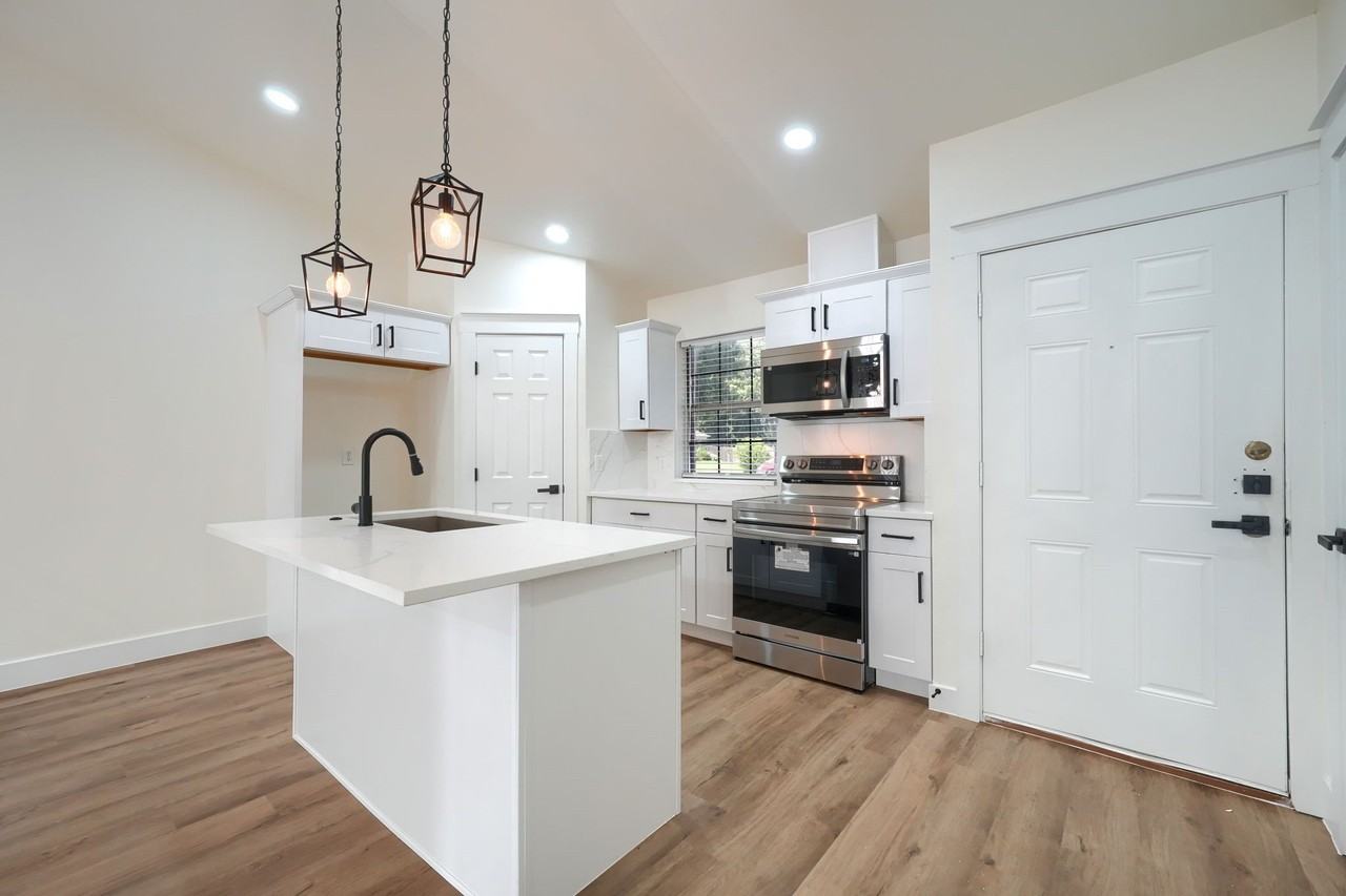 7009 Moss Rose Ct - Photo 4 of 22