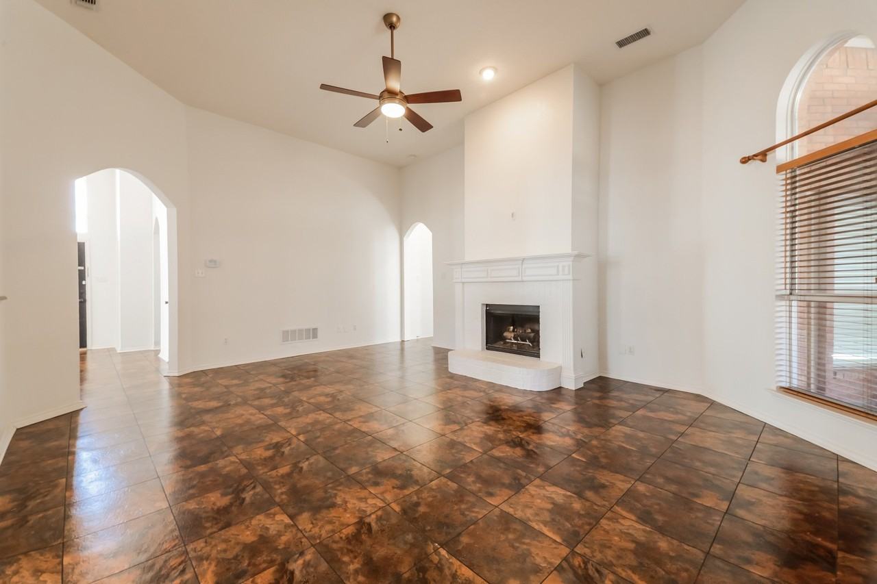 104 Peregrine Dr - Photo 4 of 16