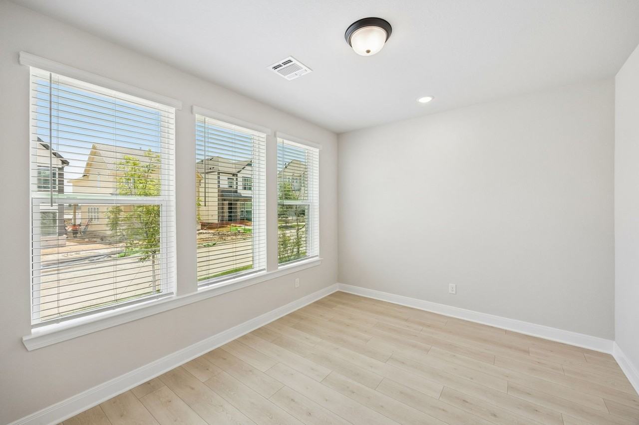 4816 Maxwell Dr - Photo 3 of 30