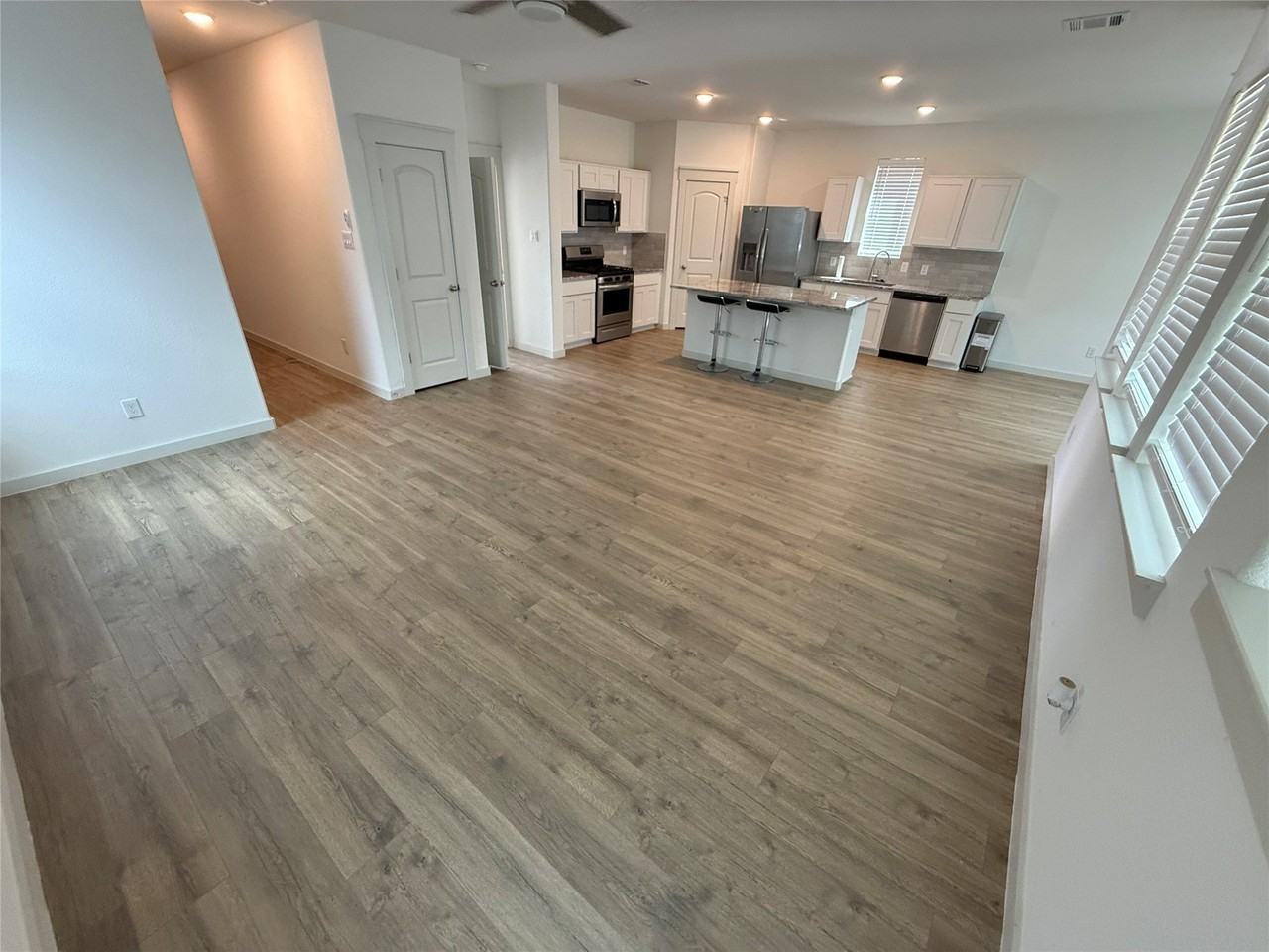 1106 Arborwood Dr - Photo 6 of 27