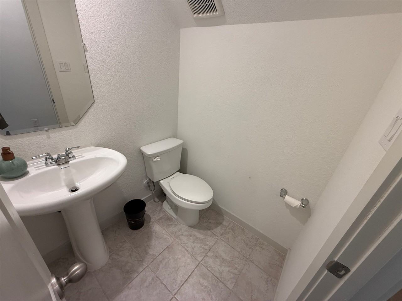 1106 Arborwood Dr - Photo 7 of 27