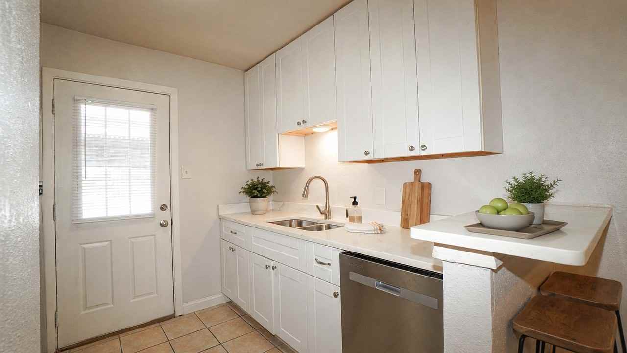 5638 Marina Dr #22 - Photo 4 of 23