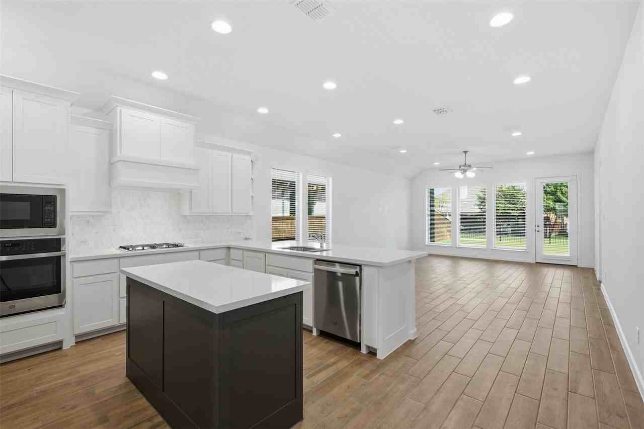 1459 Kingswell Ln - Photo 3 of 23