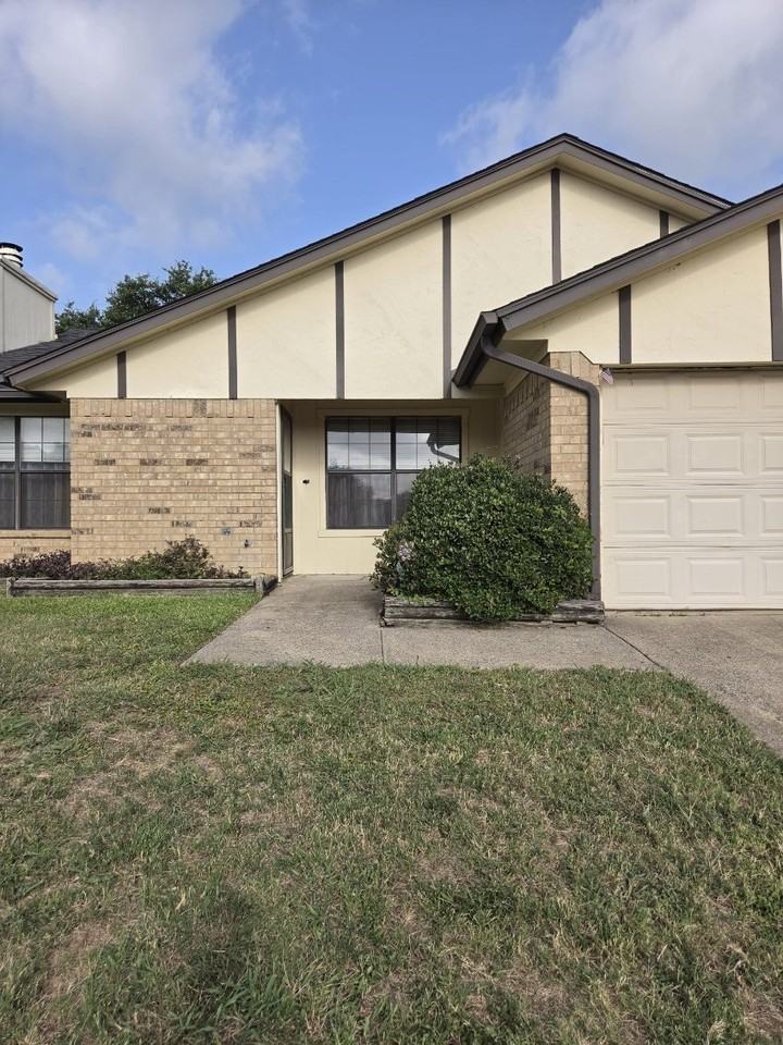 6509 Patsy Ln - Photo 3 of 12