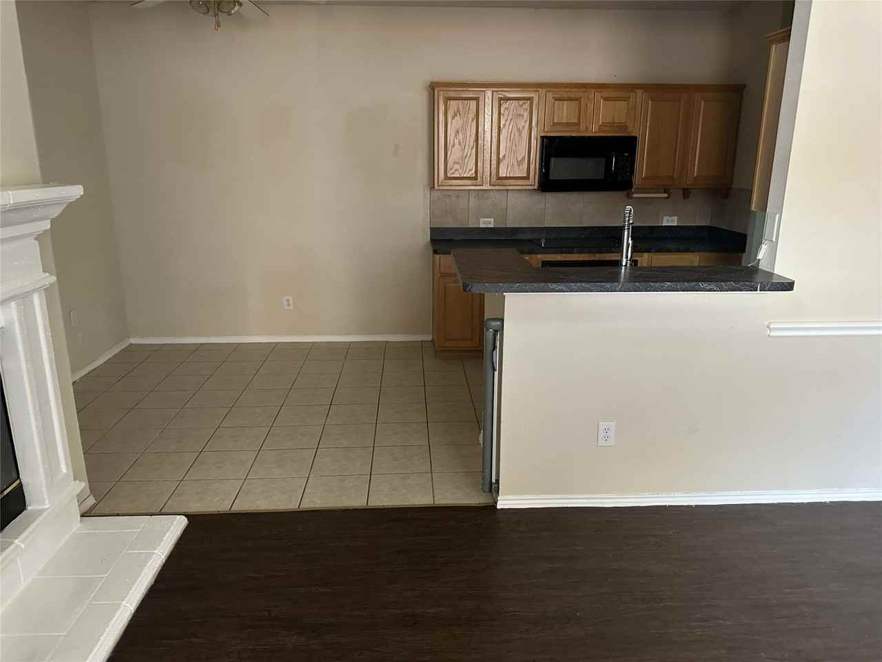 543 Hawken Dr - Photo 4 of 20