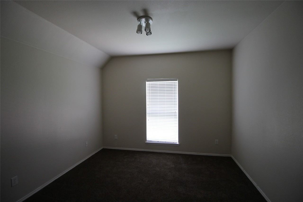 543 Hawken Dr - Photo 7 of 20