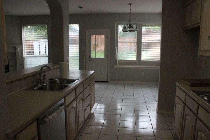 3623 Rodale Way - Photo 5 of 30