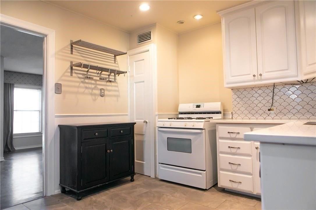 1325 Smilax Ave - Photo 5 of 22